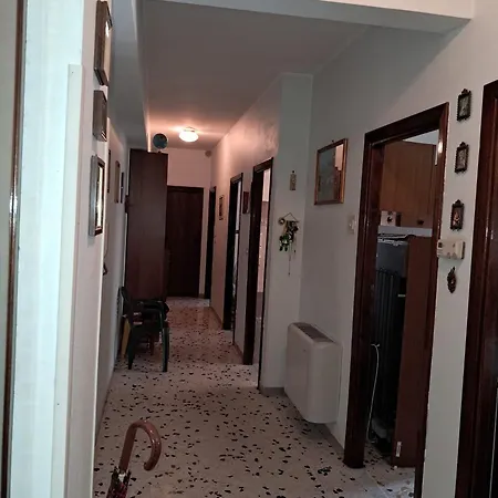 Apartment Con Balcone